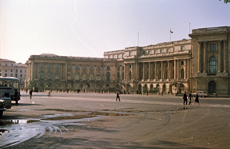 Muzeul Naţional de Artă al României az egykori királyi palota.