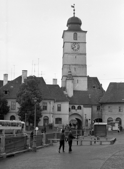 Kis tér (Piata Mica), szemben a Tanácstorony.