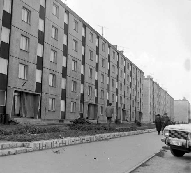 Tóvárosi (Münnich Ferenc) lakónegyed, Horvát István utca a Balatoni utca felé.