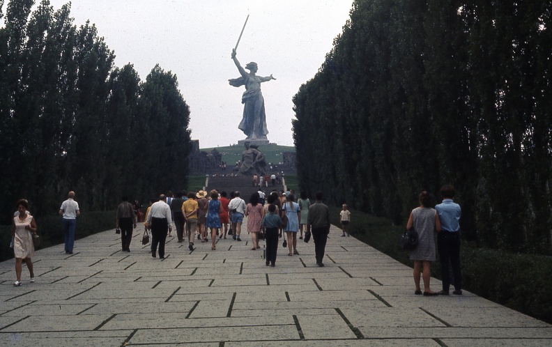 Mamajev kurgán, Oroszország anya hív, a világ legnagyobb szobra.