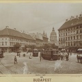 Deák Ferenc tér, szemben a Bajcsy-Zsilinszky út (Váci körút), háttérben a Szent István-bazilika. A kép forrását kérjük így adja meg: Fortepan / Budapest Főváros Levéltára. Levéltári jelzet: HU.BFL.XV.19.d.1.08.147