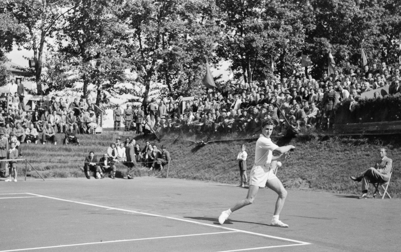 Salgótarjáni (Tomcsányi) út, Gázművek teniszpálya, Magyarország - Belgium (4:1) Davis kupa mérkőzés. Philippe Washer belga teniszjátékos.